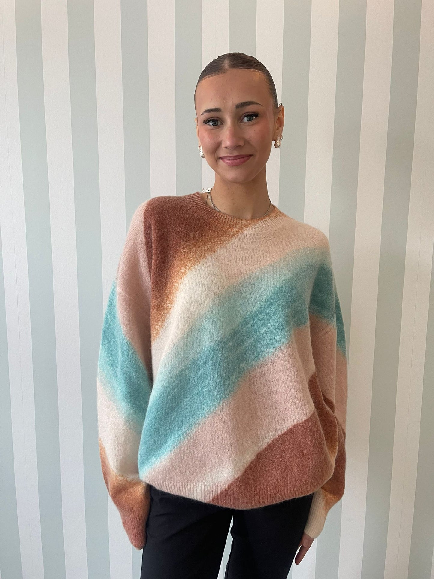 Nabila Neule - Apparel & Accessories > Clothing > Shirts & Tops