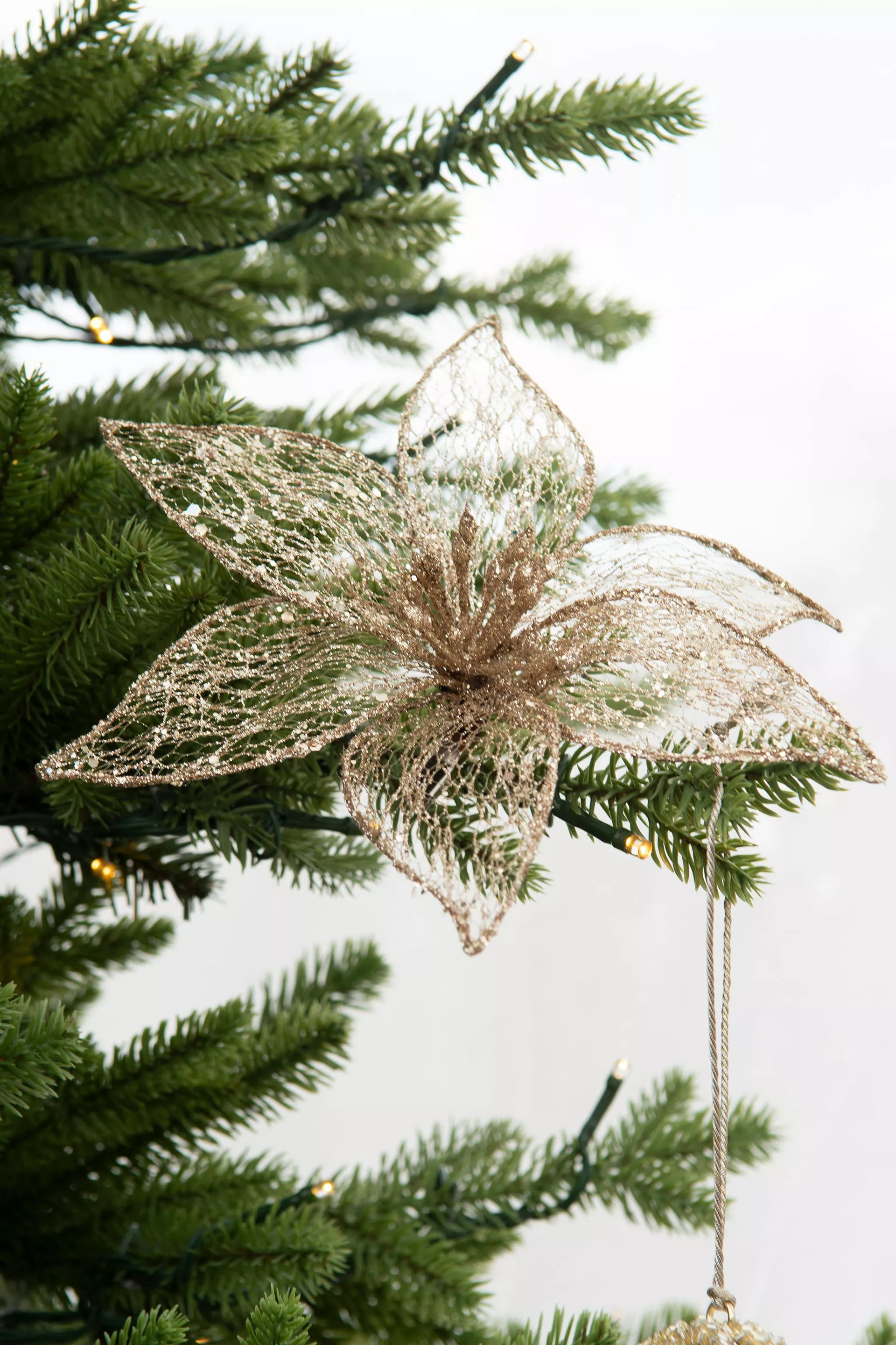 Kultainen kukkakoriste - Joulukoristeet