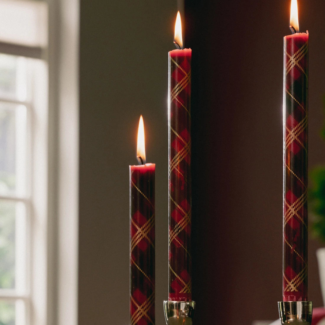 Tartan Dinner Candles 2 pieces - Lyhdyt ja kynttilät