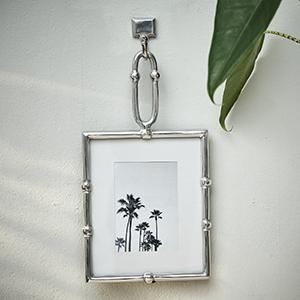 Bamboo Photo Frame Hook 13x18 The photos of your loved ones should preferably be displayed in a special photo frame. This