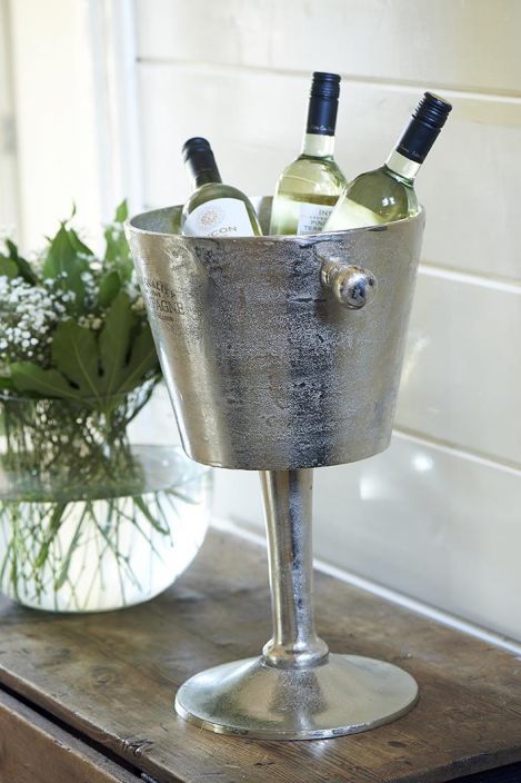 Napels Wine Cooler This aluminium wine cooler has a rustic, yet timeless, look&amp;feel because of its material and the base