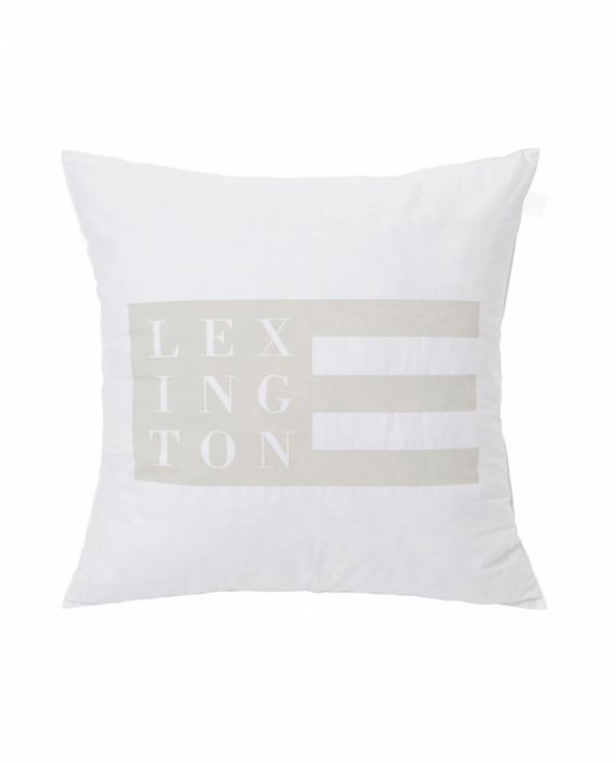 Feather Pillow 50x50 Lexingtonin valkoinen hoyhentyyny, jossa edessa Lexingtonin logo. Yksi suosituimmista Lexingtonin