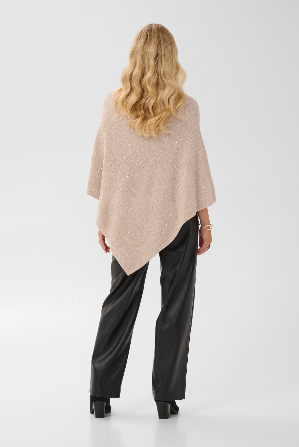 Jone Neule Poncho