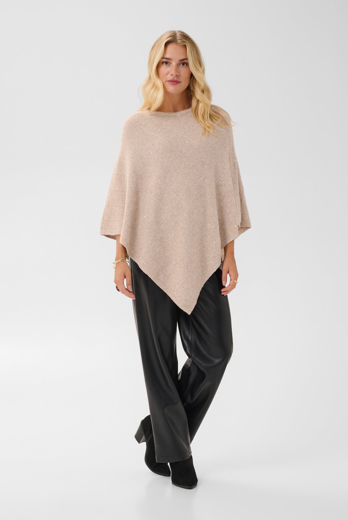 Jone Neule Poncho