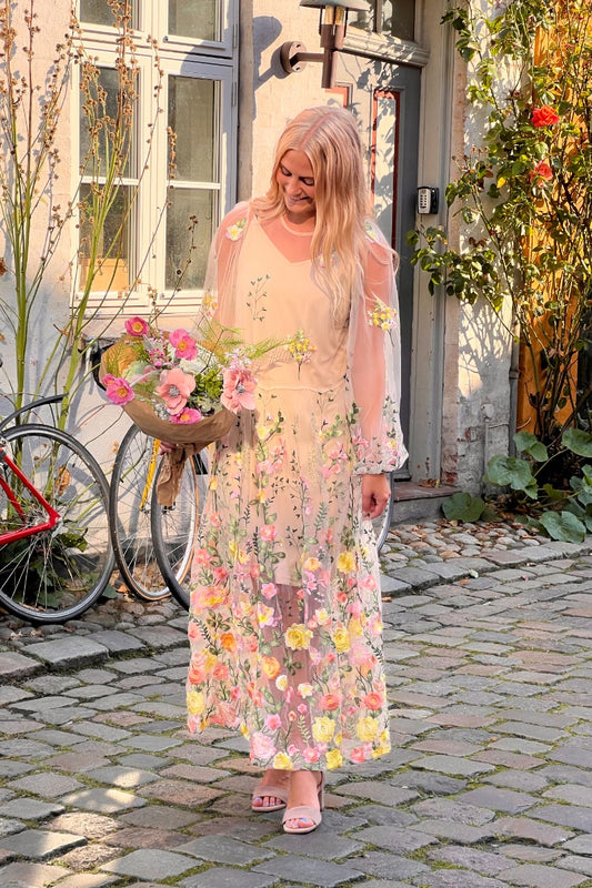 Kukikas sifonkimekko