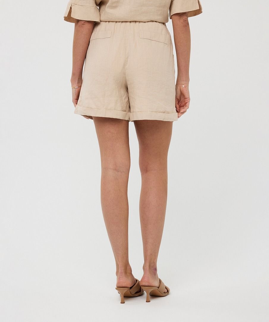 Pellava Shortsit